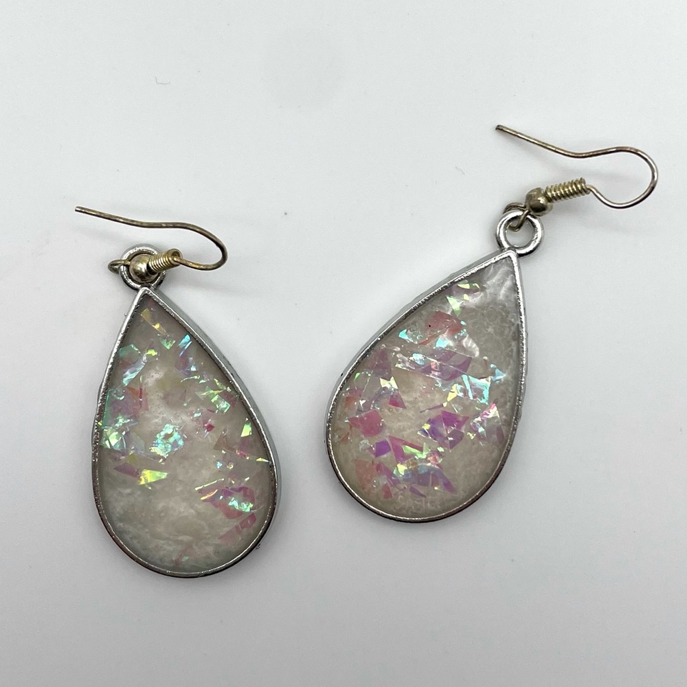 ⭐️ Sparkling White Teardrop Dangle Earrings